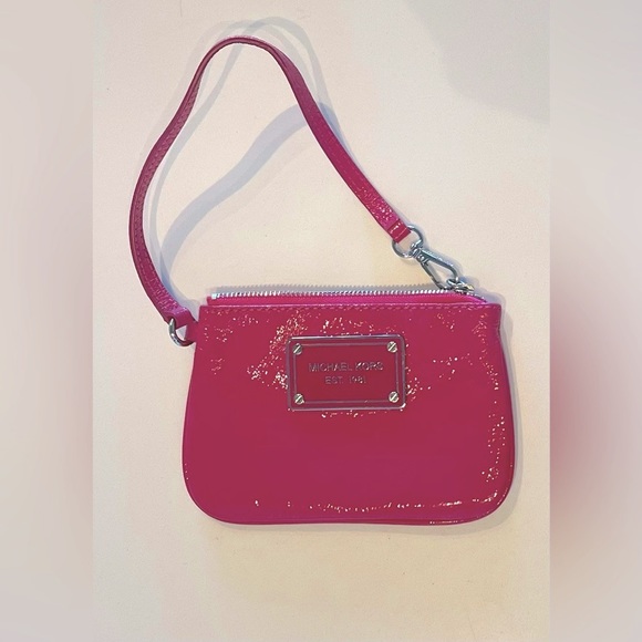 MICHAEL KORS Pink Glossy Small Zip Pouch - Picture 1 of 10